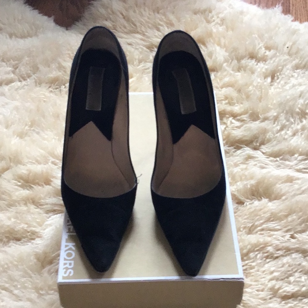 Michael Kors black suede pumps